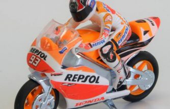 Guisval fabrica las réplicas de los pilotos de Honda